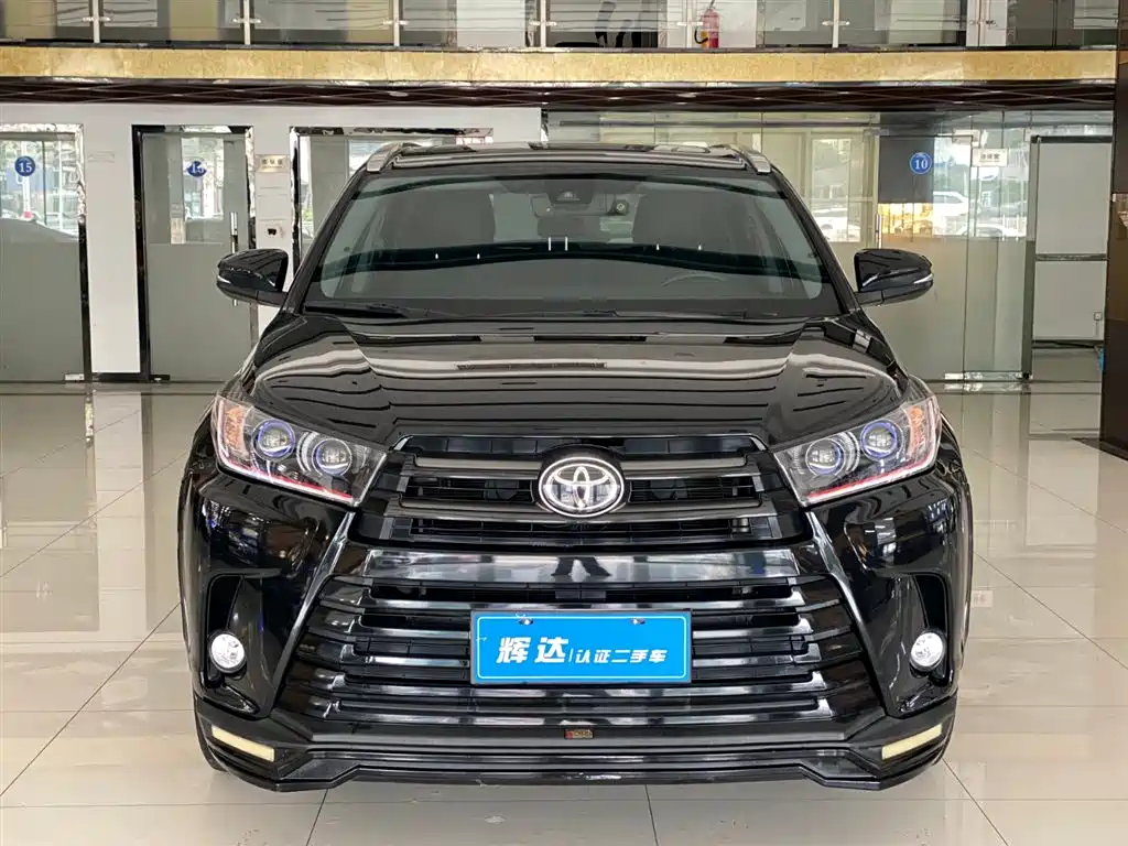 TOYOTA HIGHLANDER