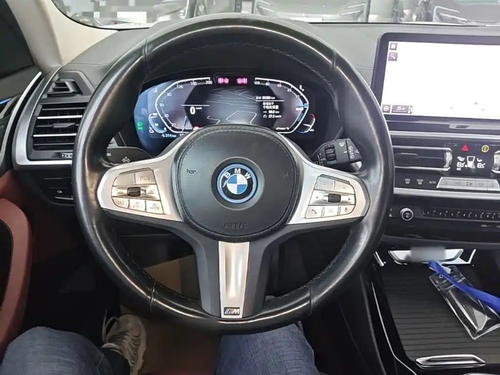 BMW iX3 — миниатюра 11