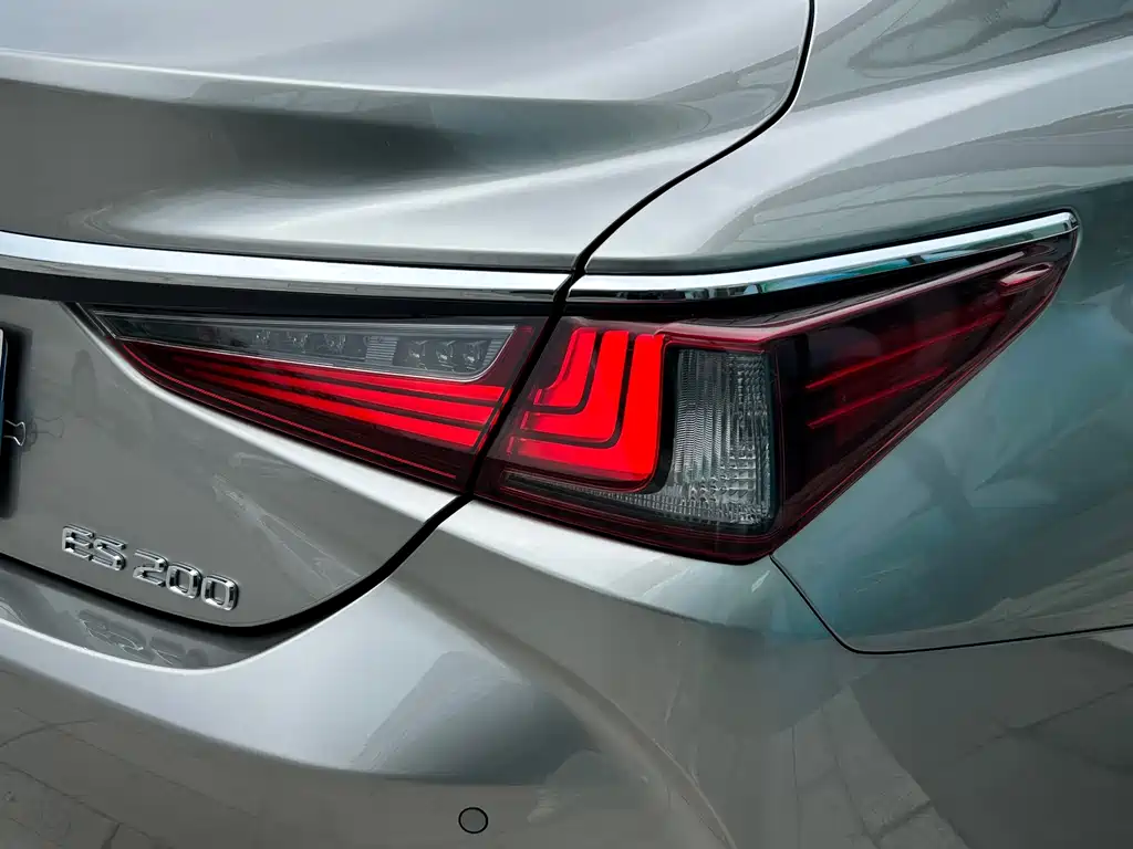 Lexus ES — миниатюра 24