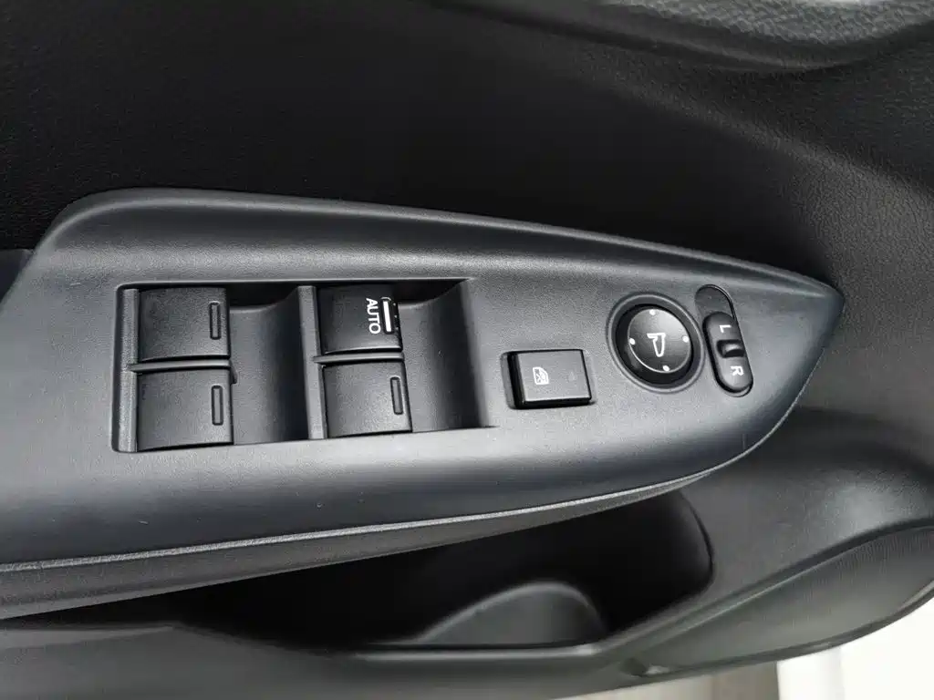 Honda Fit — миниатюра 9