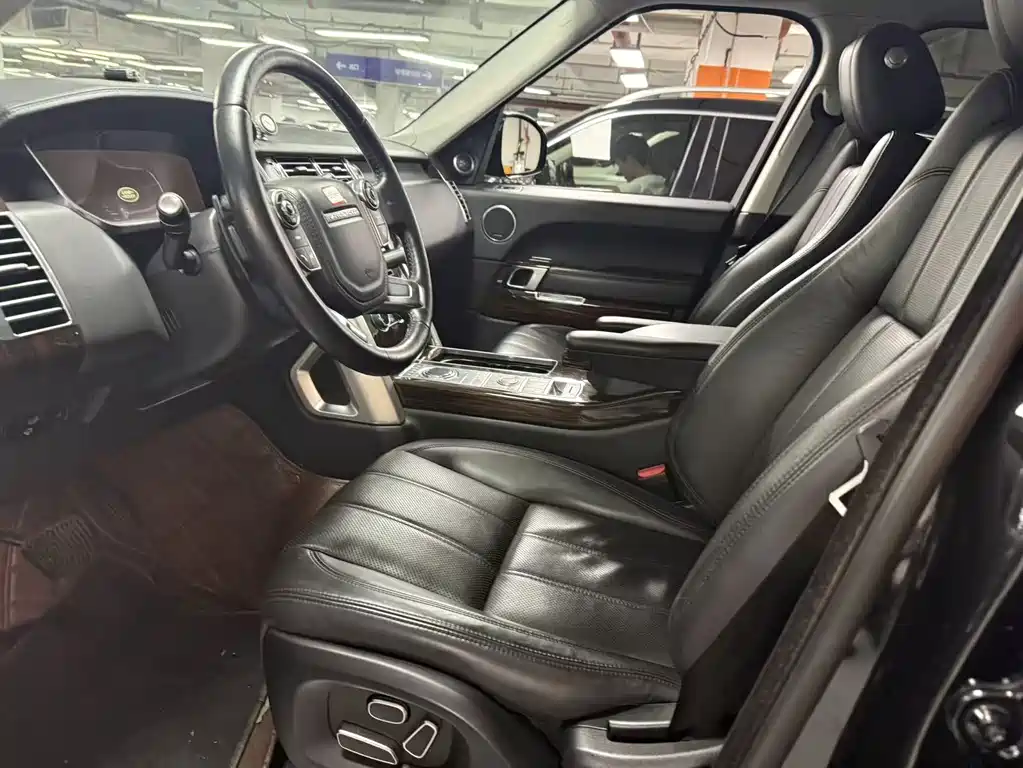 Land Rover Range Rover — миниатюра 5