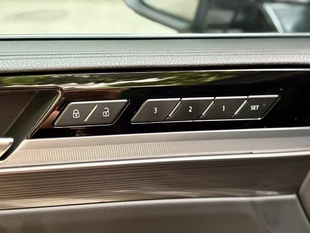 Volkswagen Phideon — миниатюра 13