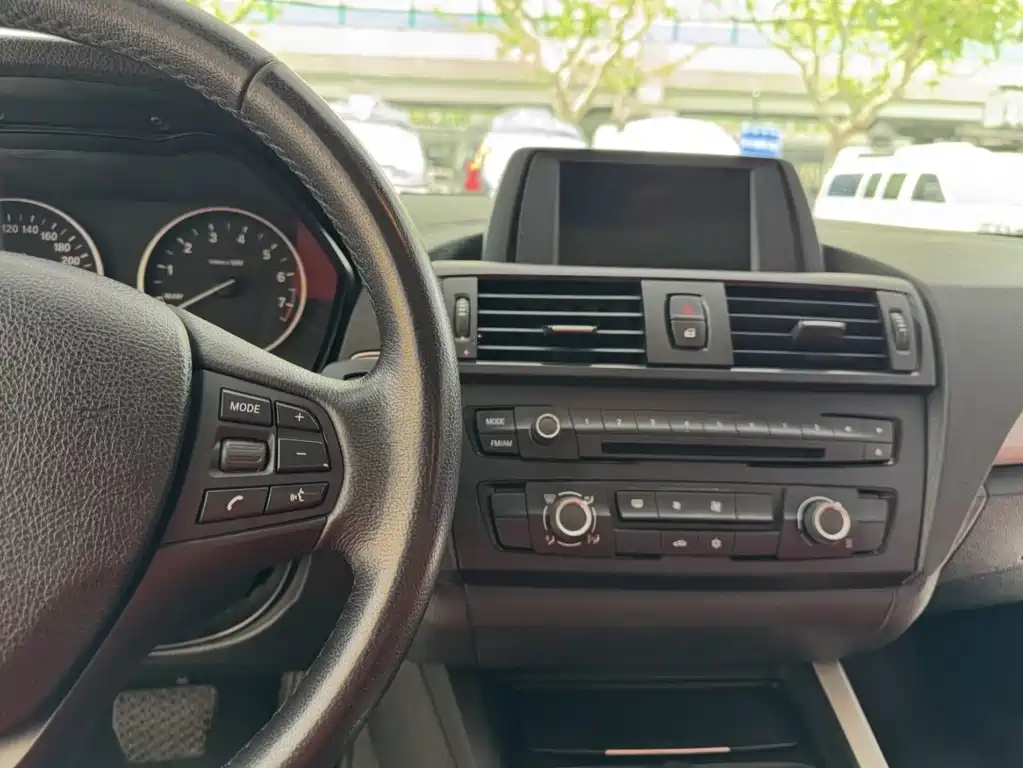 BMW 1 Series (Import) — миниатюра 9