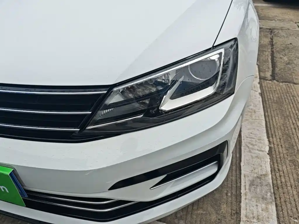 Volkswagen Sagitar — миниатюра 24
