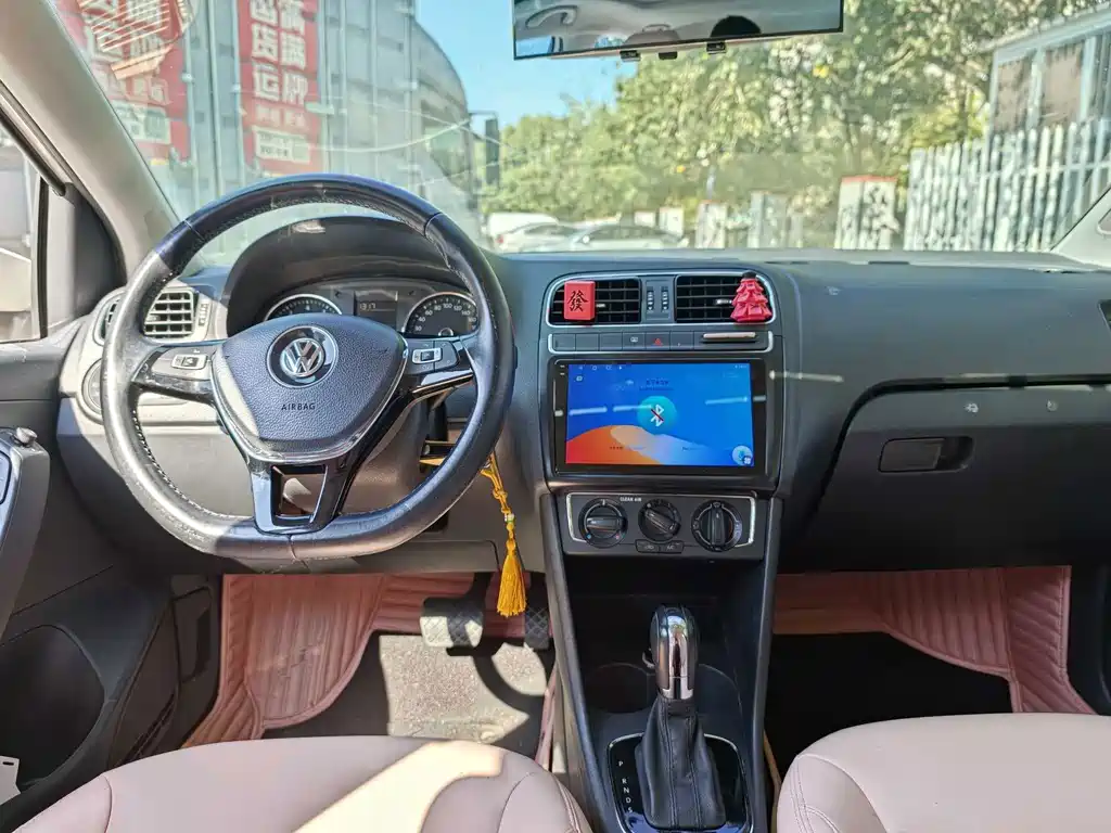 Volkswagen Polo — миниатюра 12