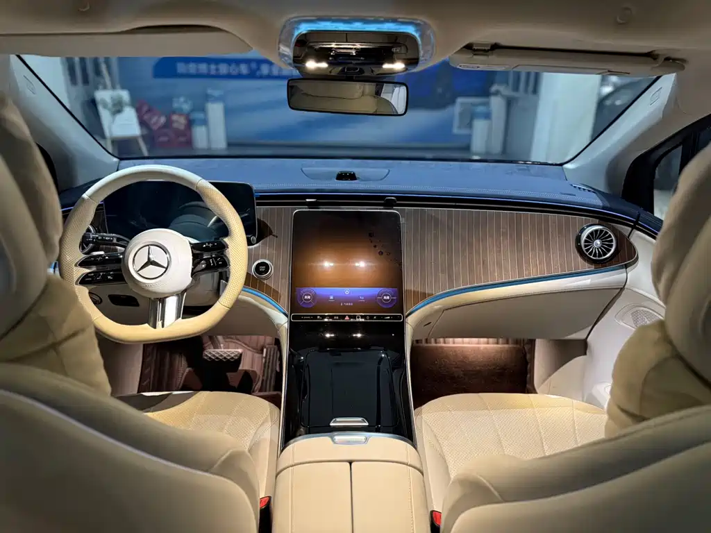 Mercedes-Benz EQE SUV — миниатюра 5