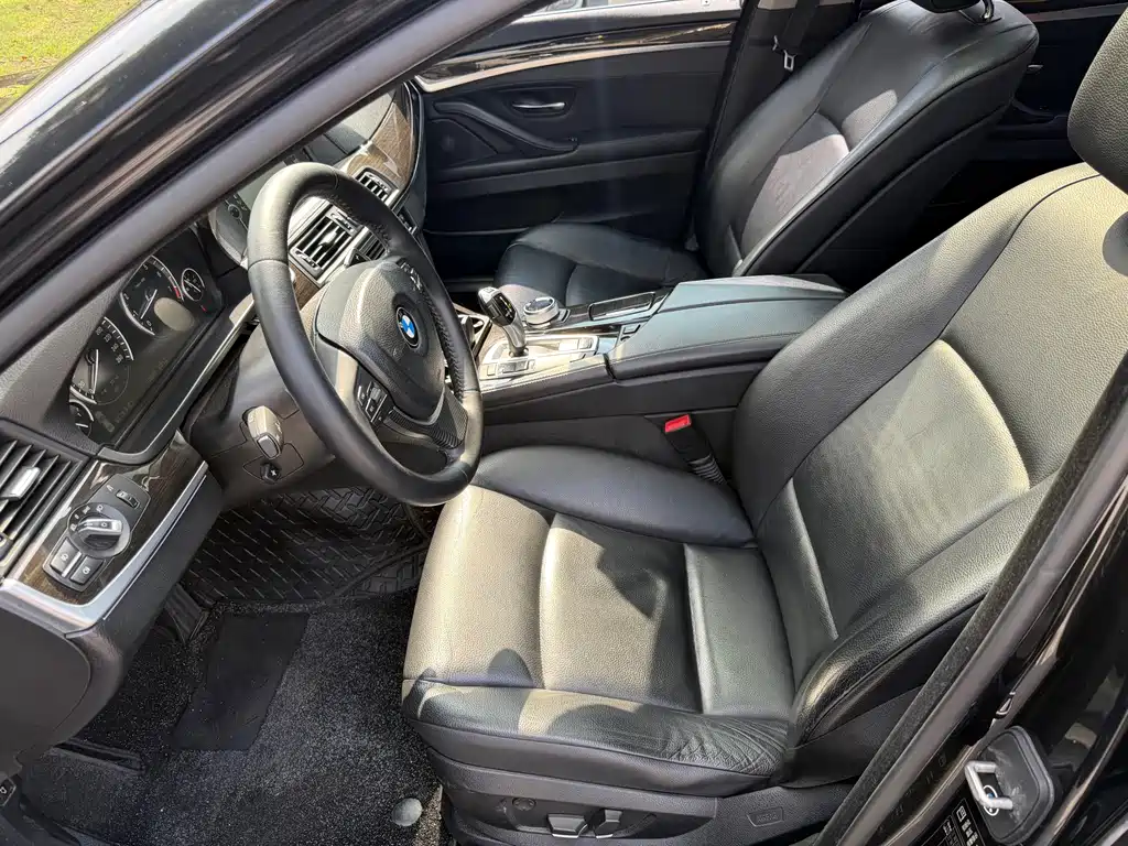 BMW 5 Series — миниатюра 9