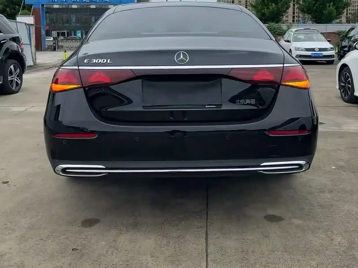 Mercedes-Benz E-Class 2026 Черный из Китая, фото 2
