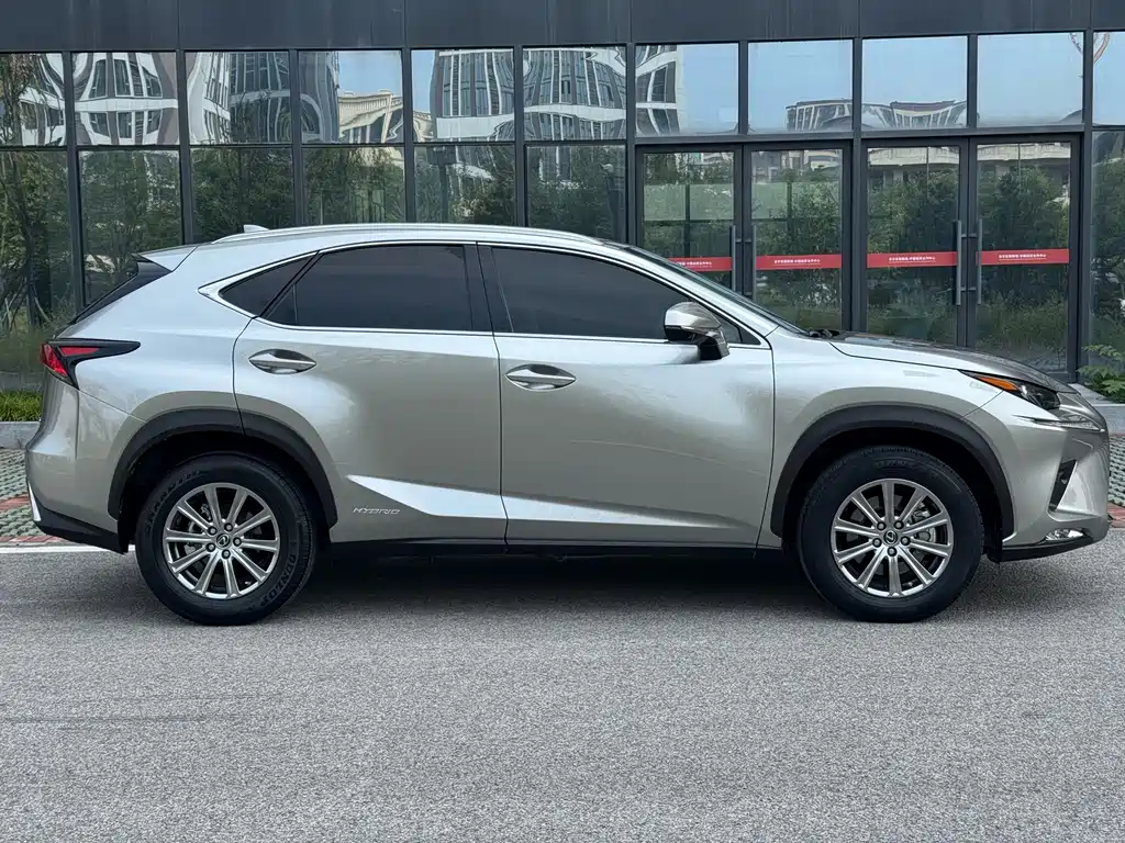 Lexus NX — миниатюра 20