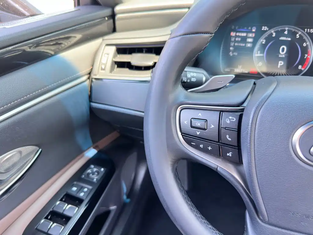Lexus ES — миниатюра 13
