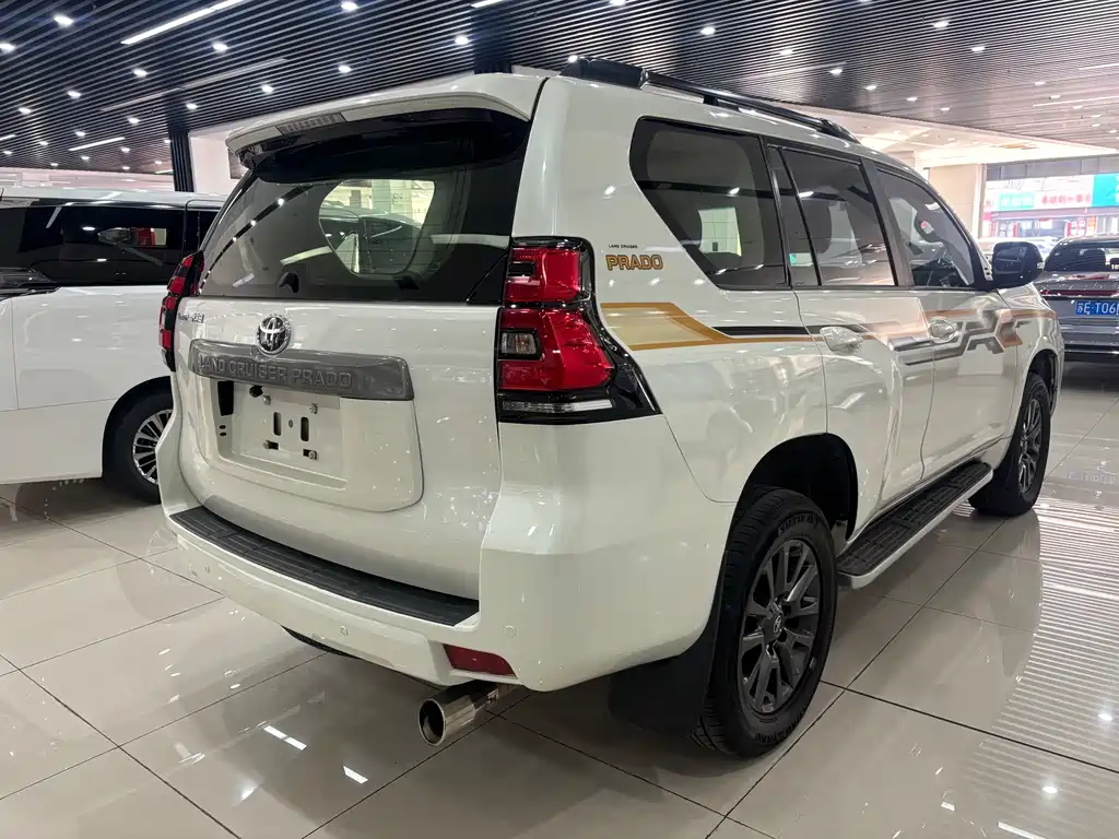 TOYOTA PRADO