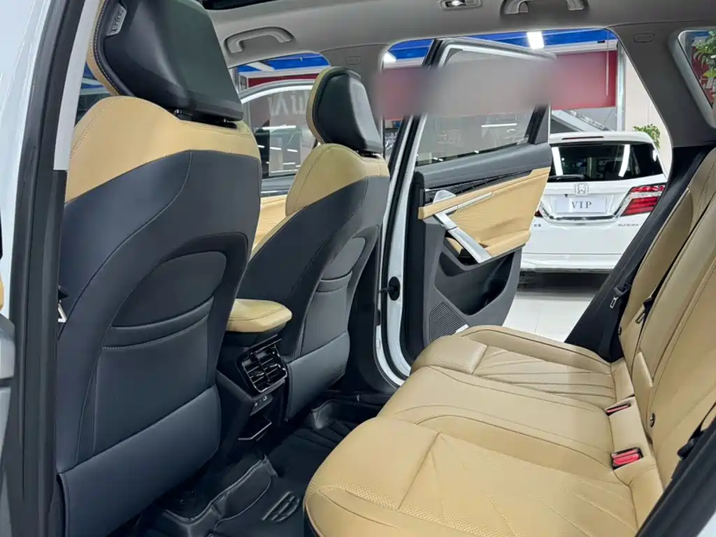 Geely Boyue L — миниатюра 16