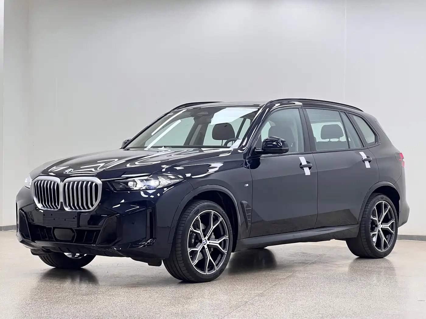 宝马X5 2025款 xDrive 30Li 尊享型M运动曜夜套装 2025