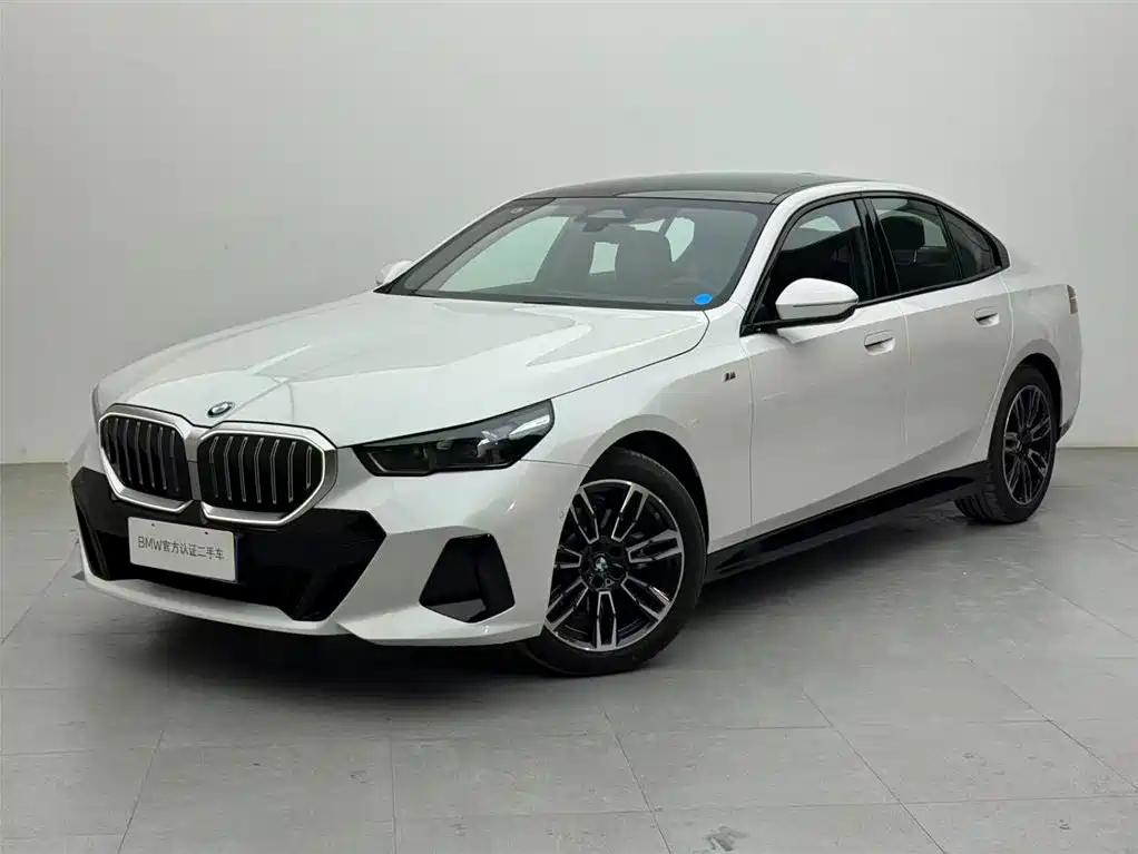 BMW 5 Series (Import) 2025
