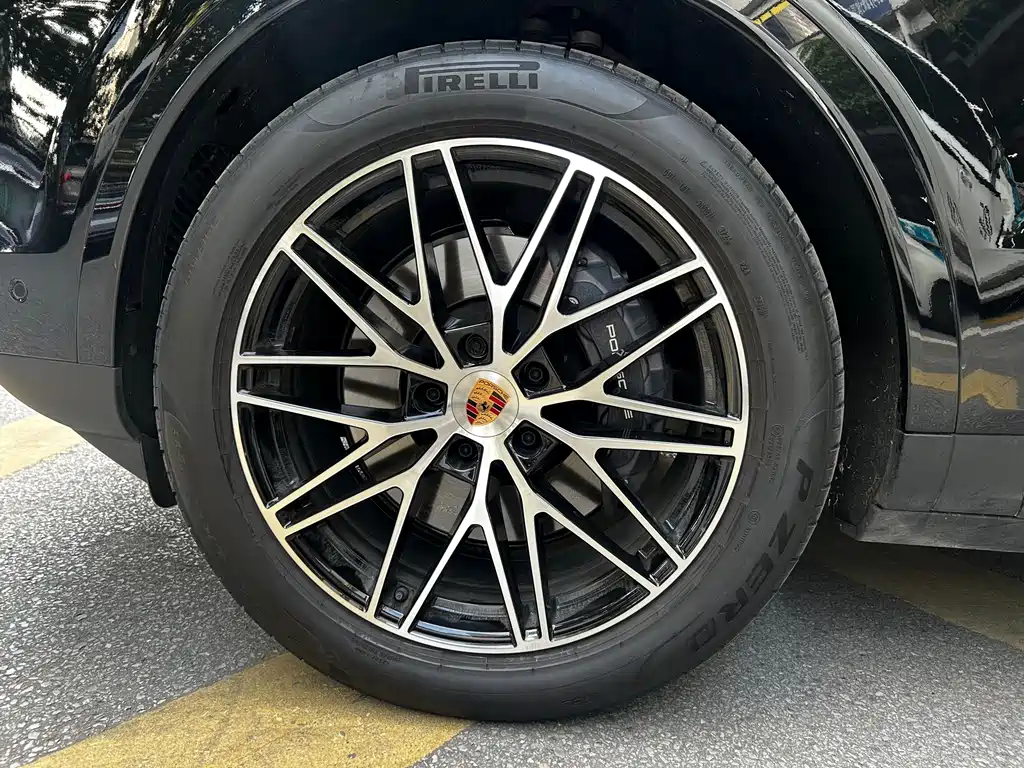 Porsche Cayenne — миниатюра 7