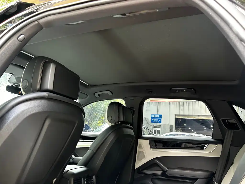 Porsche Cayenne — миниатюра 13