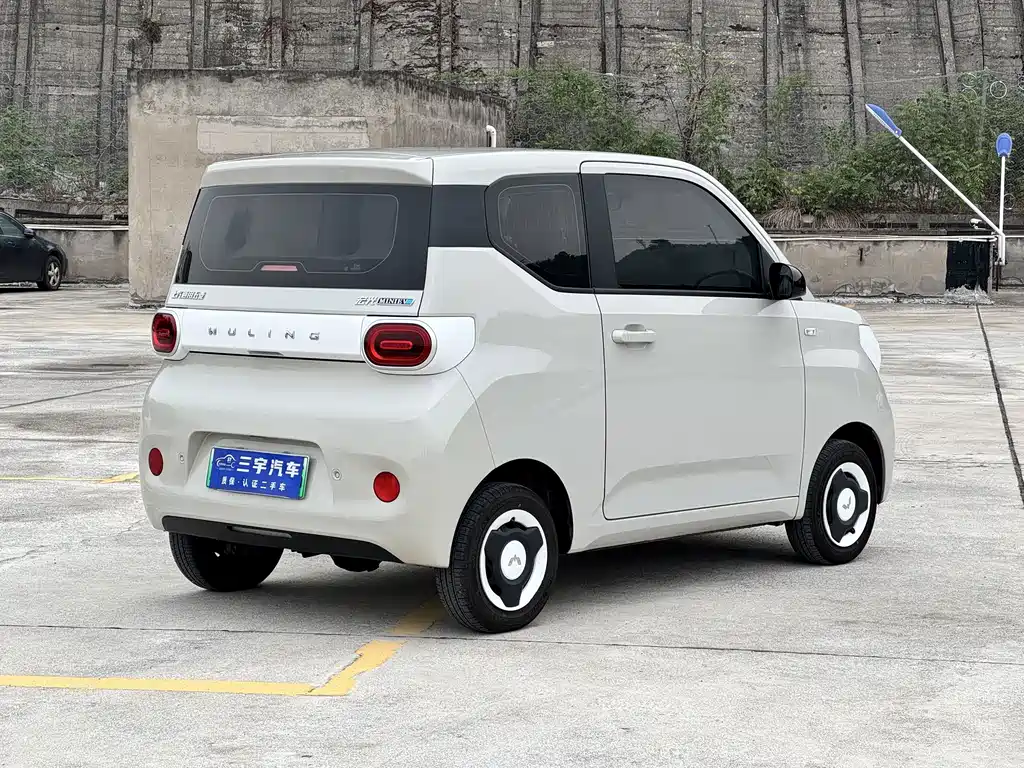 Wuling MINIEV — миниатюра 4