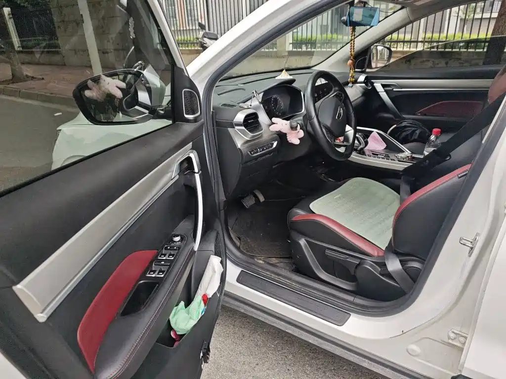 Geely Binyue — миниатюра 17