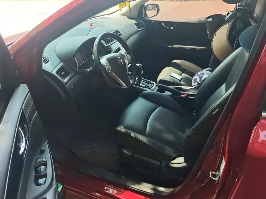 Nissan Tiida — миниатюра 9