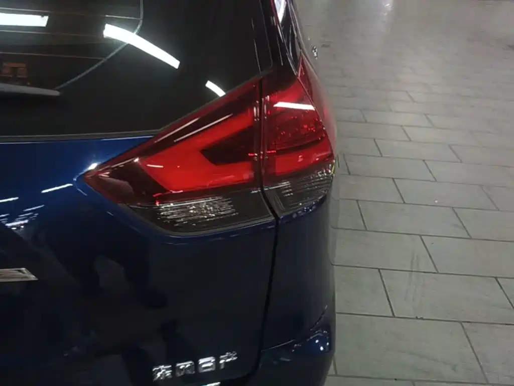 Nissan X-Trail — миниатюра 8