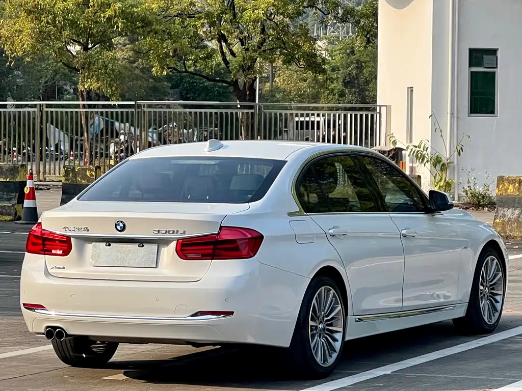 BMW 3 Series — миниатюра 4