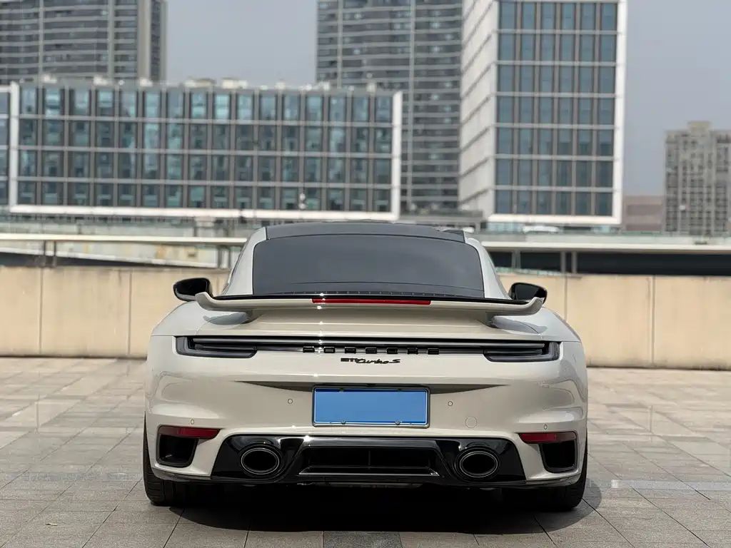 PORSCHE 911