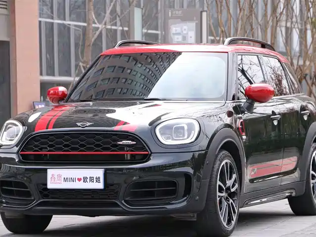 MINI JCW COUNTRYMAN