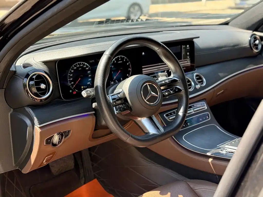 Mercedes-Benz E-Class — миниатюра 4
