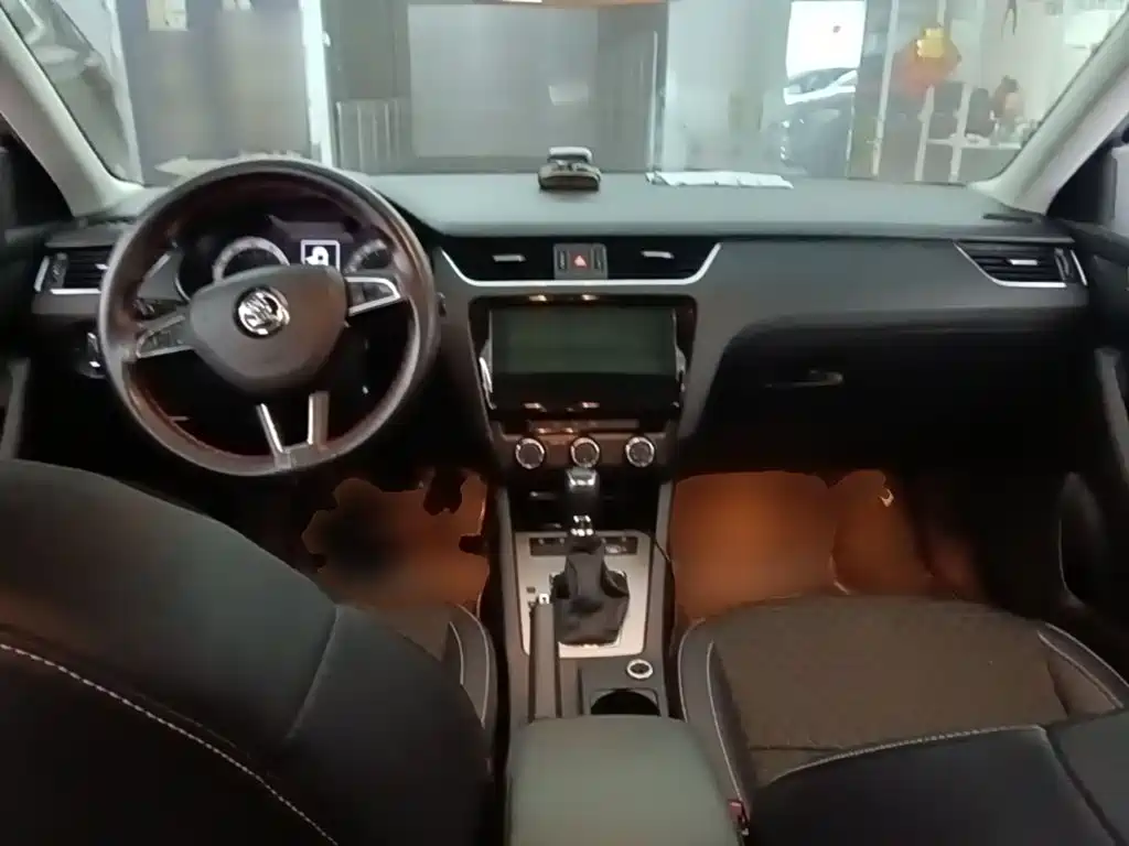 Skoda Octavia — миниатюра 10