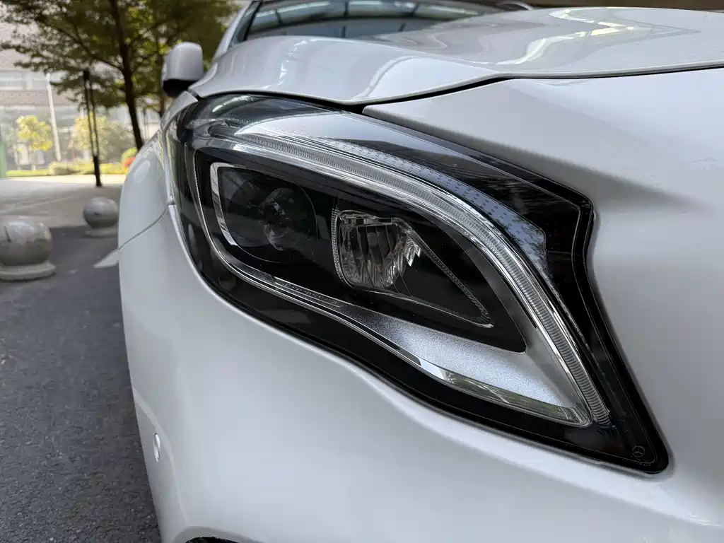 MERCEDES-BENZ GLA AMG