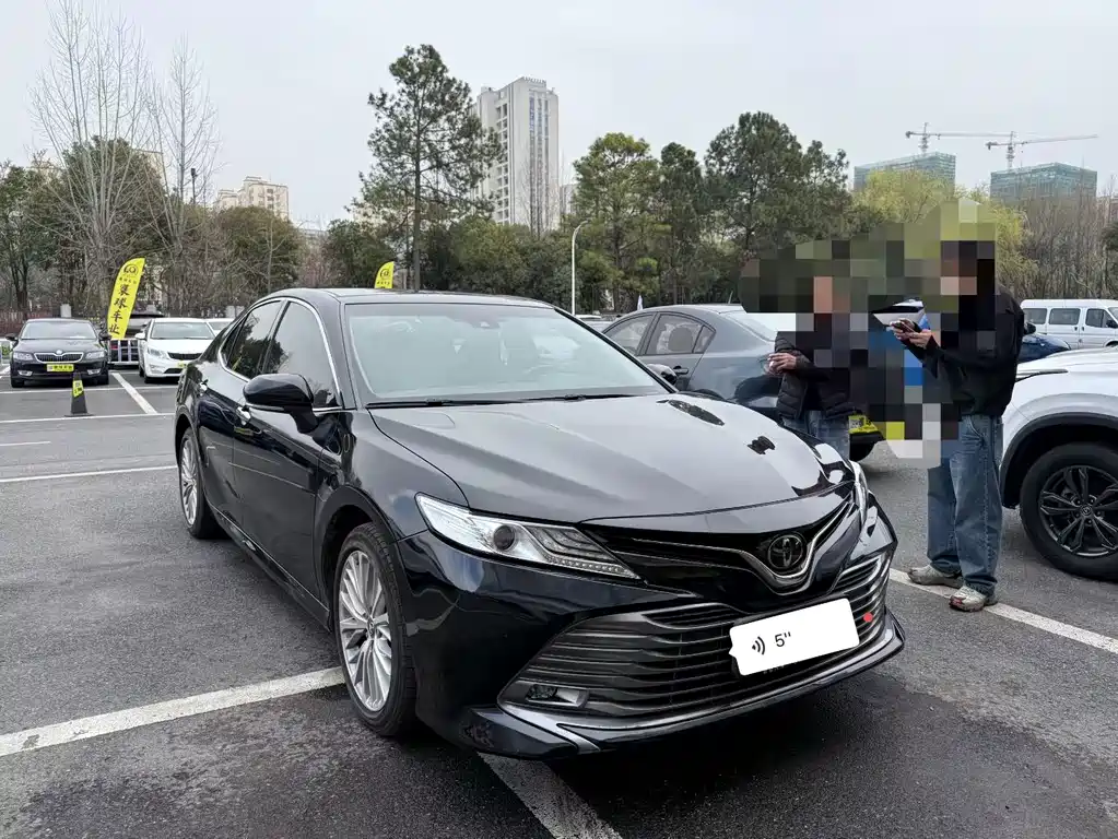 TOYOTA CAMRY