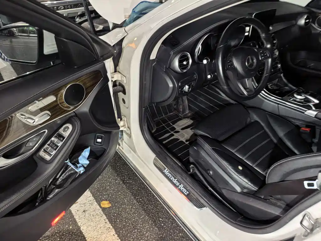 Mercedes-Benz C-Class — миниатюра 5