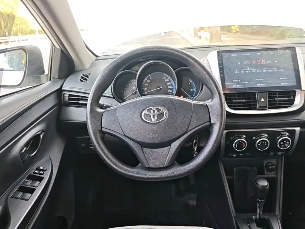 Toyota Vios FS — миниатюра 11