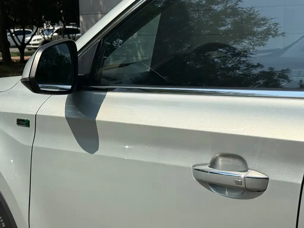 Roewe RX5 New Energy - фото 6