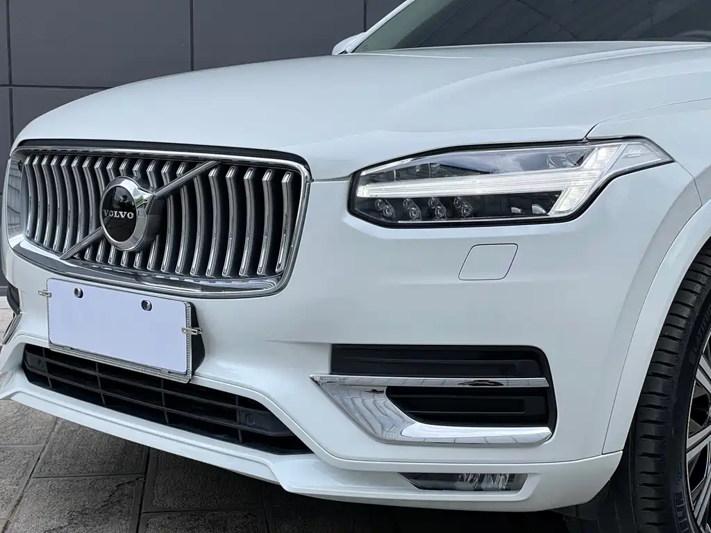 VOLVO  XC90
