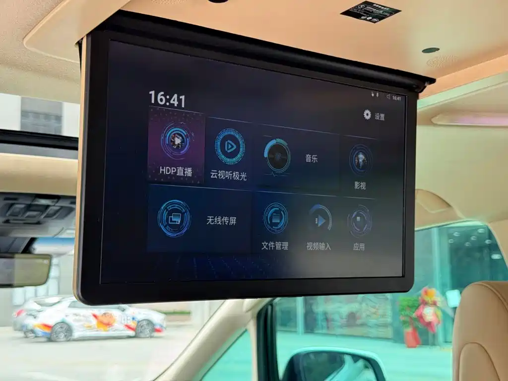 Toyota Alphard — миниатюра 8