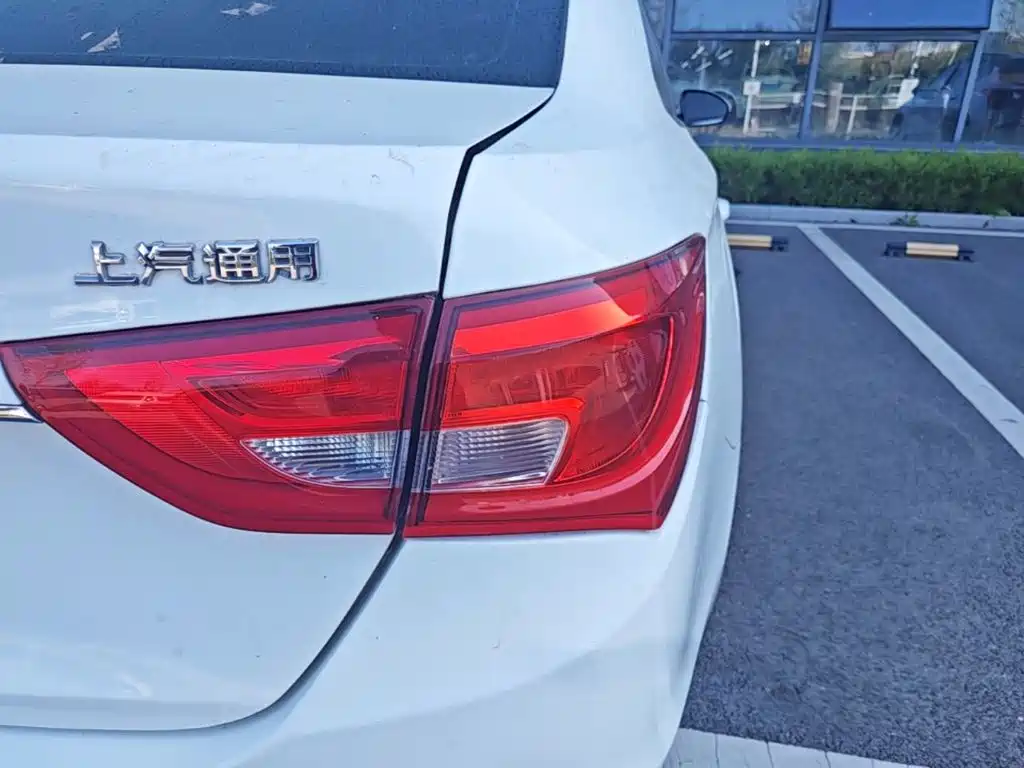 Buick Excelle — миниатюра 8