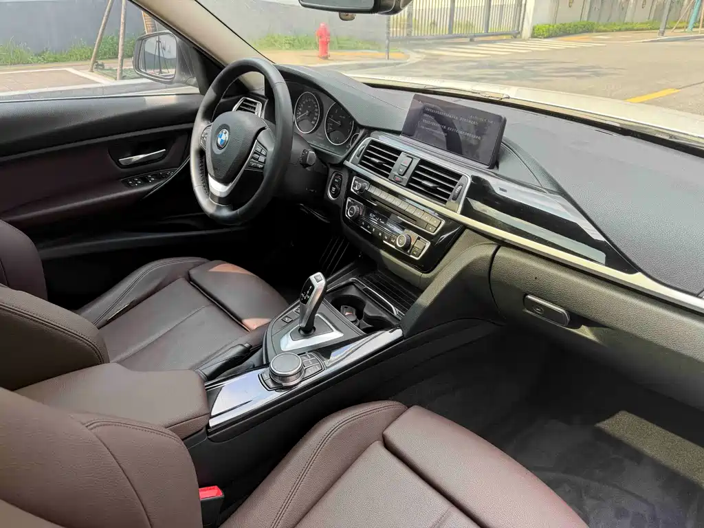 BMW 3 Series — миниатюра 11