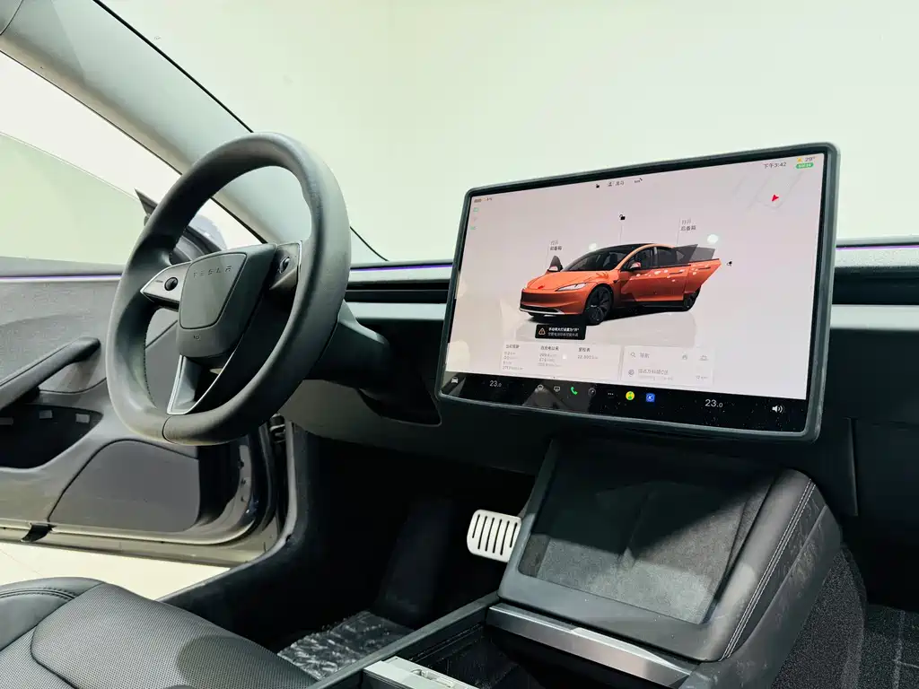 Tesla Model 3 — миниатюра 13