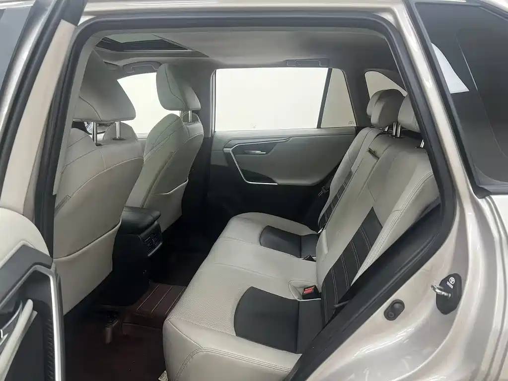 Toyota Wildlander — миниатюра 9