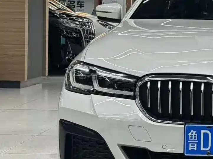 BMW 5 Series — миниатюра 9