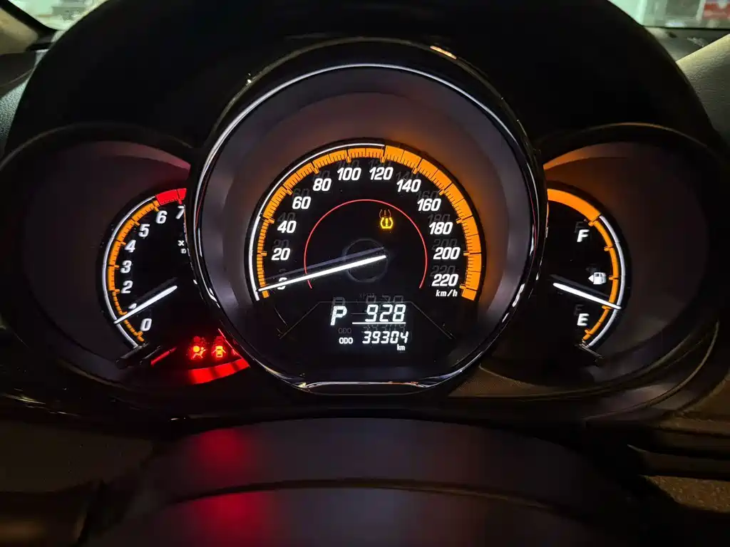 Toyota Yaris L — миниатюра 9