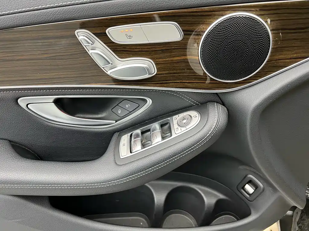 Mercedes-Benz GLC 2019 GLC 260 4MATIC Luxury