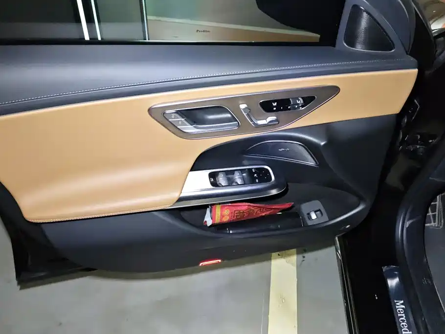 Mercedes-Benz E-Class — миниатюра 7