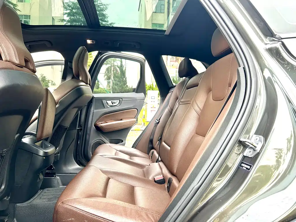 Volvo XC60 — миниатюра 11