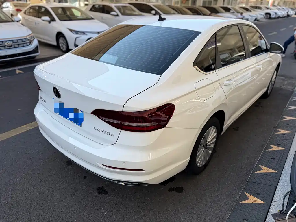 Volkswagen Lavida — миниатюра 13