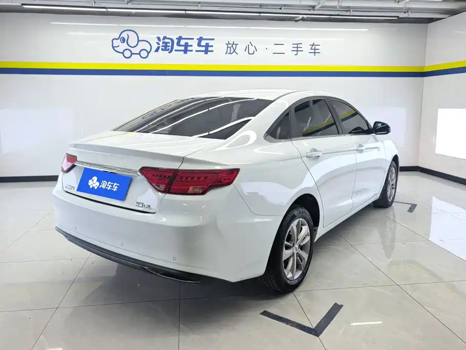 Geely Emgrand GL — миниатюра 3
