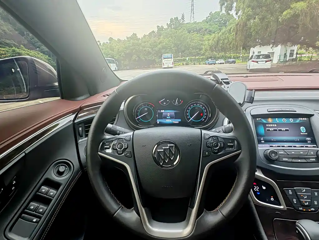 Buick LaCrosse — миниатюра 11