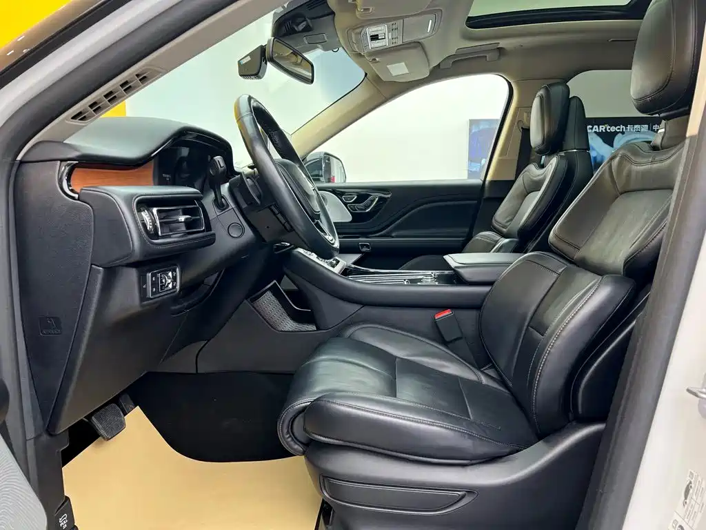 Lincoln Aviator — миниатюра 18