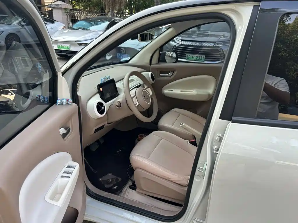 Wuling MINIEV — миниатюра 6